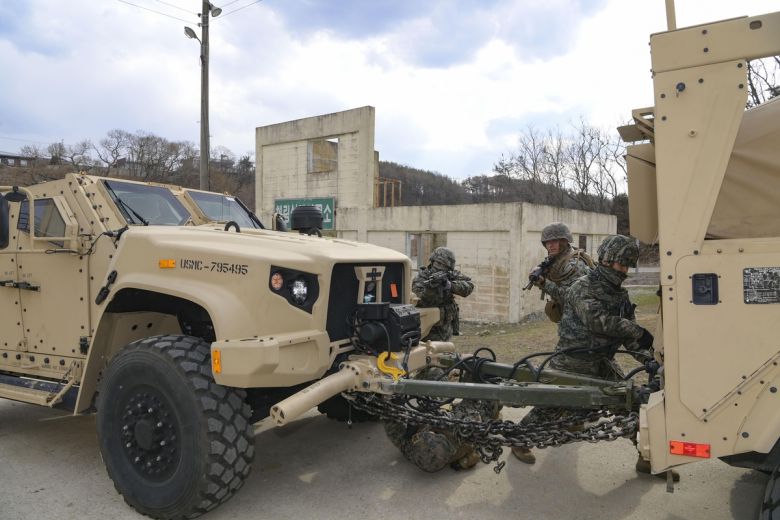 JLTV(미군 소형전술차량) 전장응급정비 훈련 모습. 해병대 제공