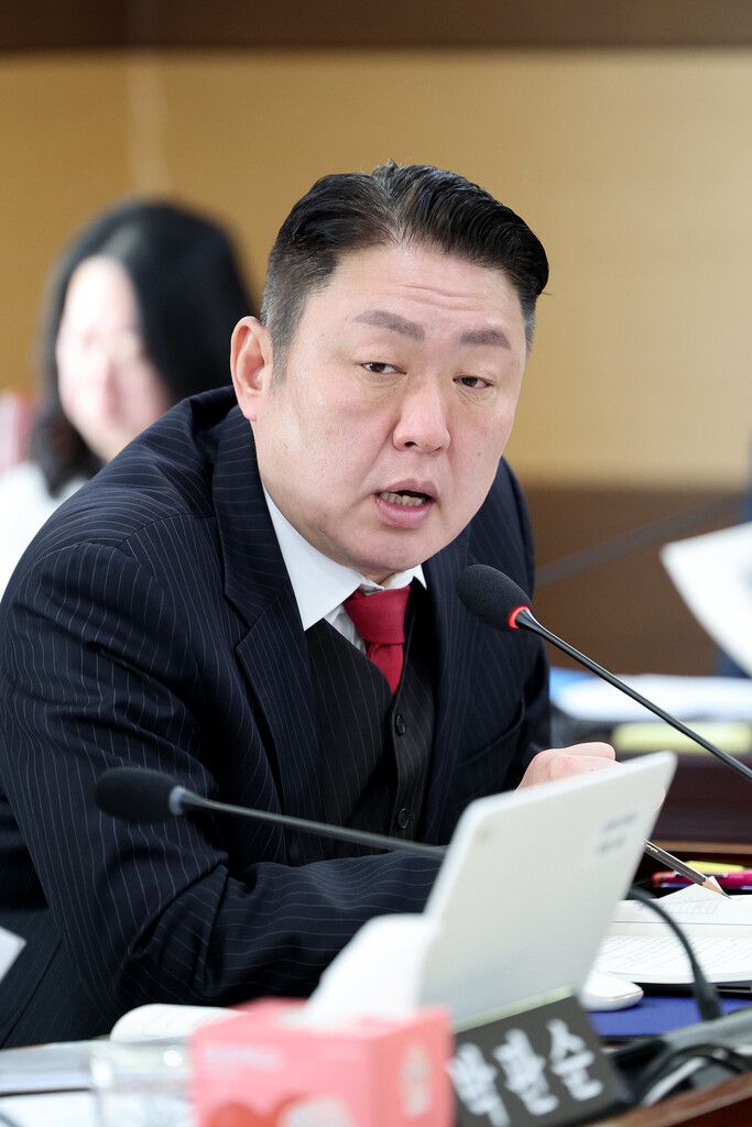 신충식 인천시의원. 인천시의회 제공