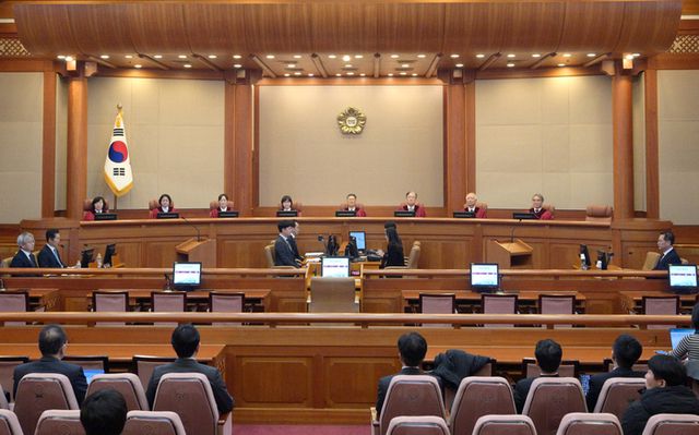서울 종로구 헌법재판소. 왼쪽부터 정계선, 김복형, 정정미, 이미선, 문형배, 김형두, 정형식, 조한창 헌재 재판관. 연합뉴스