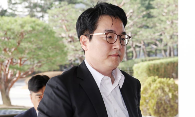 심우정 검찰총장이 26일 오전 서울 서초구 대검찰청으로 출근하고 있다. 뉴스1