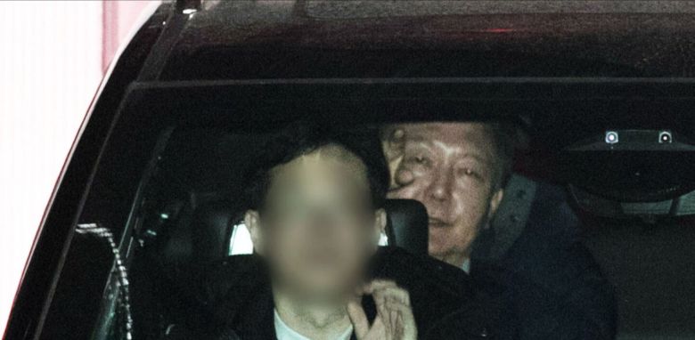 윤석열 전 대통령이 1월 15일 경기도 과천 고위공직자범죄수사처(공수처)에서 조사를 마친 뒤 서울구치소로 향하고 있다. 사진공동취재단