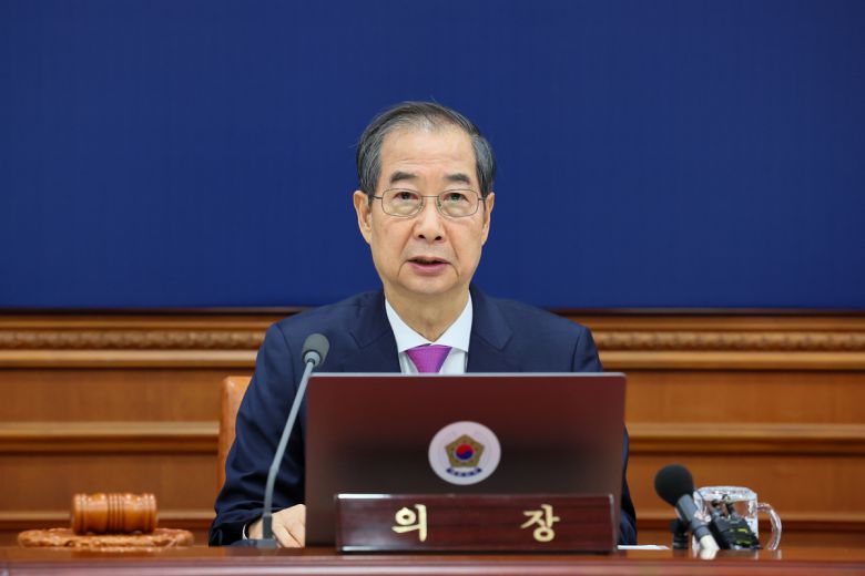 한덕수 대통령 권한대행 국무총리가 8일 서울 종로구 정부서울청사에서 열린 국무회의에서 발언을 하고 있다. 총리실 제공