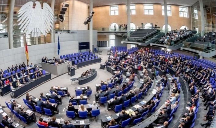 독일 베를린 의회 의사당의 하원 본회의장 모습. 이르면 5월6일 CDU 프리드리히 메르츠 대표가 이곳에서 표결을 거쳐 독일 새 총리로 취임할 전망이다. 독일 의회 홈페이지