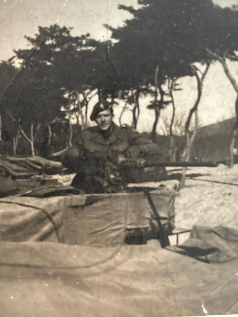 하프트랙 장갑차에 탑승한 크라이슬러