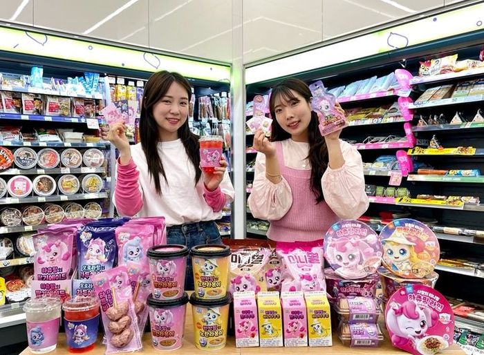 BGF리테일이 운영하는 편의점 CU는 SAMG엔터가 제작한 인기 애니메이션 ‘캐치! 티니핑’을 활용한 신제품을 선보였다. BGF리테일 제공