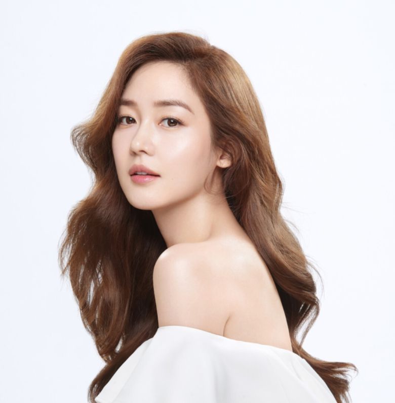 성유리가 홈쇼핑으로 활동 복귀를 예고했다. 이니셜 엔터테인먼트 제공