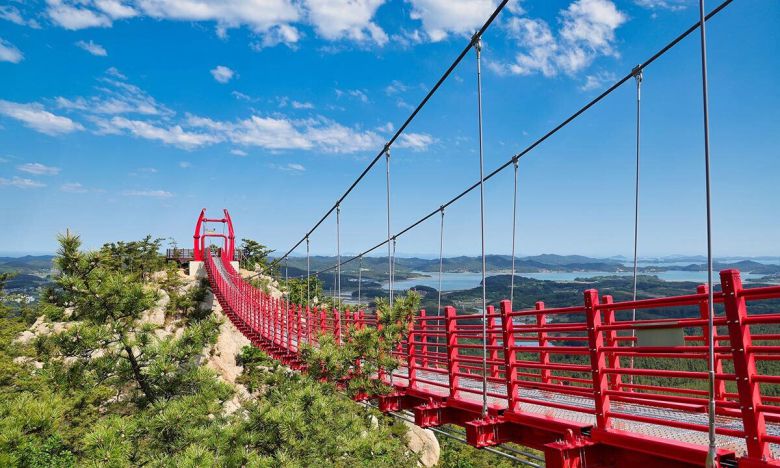 태안 백화산 구름다리.