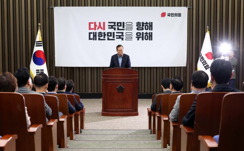 국민의힘 권영세 비상대책위원장이 6일 서울 여의도 국회에서 열린 의원총회에서 모두 발언하고 있다.   허정호 선임기자