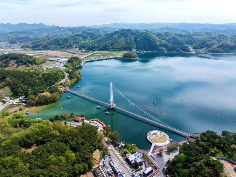 예당호 출렁다리 드론 촬영.