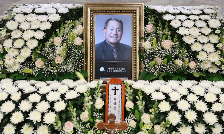 10일 서울 서초구 가톨릭대 서울성모병원 장례식장에 차려진 ‘뽀빠이’ 고 이상용씨 빈소. 뉴스1