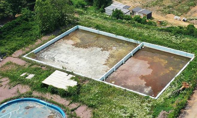 방치됐던 화성시 씨랜드 청소년수련원 화재 참사 현장의 2019년 6월 모습. 지금은 대형 위락시설이 들어서 있다. 연합뉴스