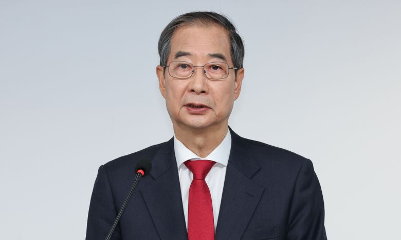 국민의힘에 입당한 한덕수 전 총리가 지난 10일 서울 여의도 중앙당사에서 현안 관련 긴급 기자회견을 하고 있다. 뉴스1