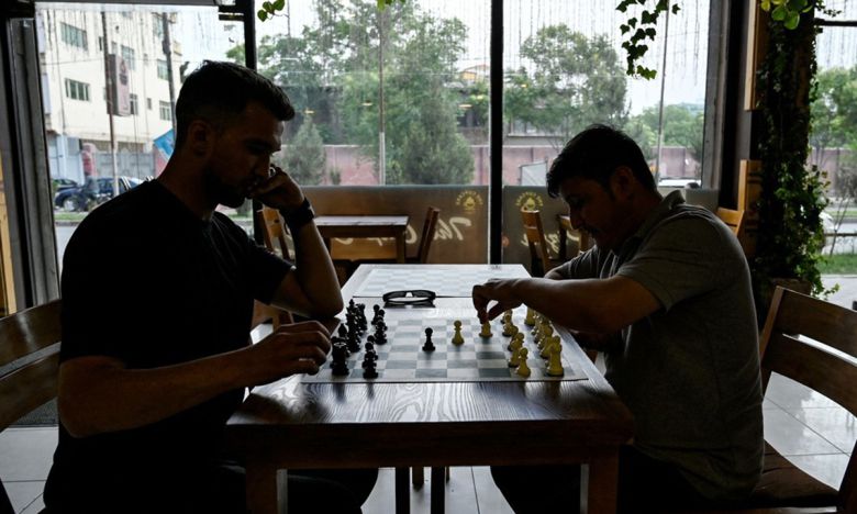 아프가니스탄 체스 카페. AFP연합뉴스