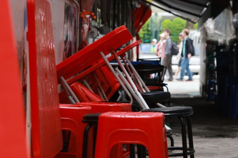 2025년 1분기 술집과 숙박업 소상공인 매출이 1년 전보다 10% 넘게 꺾인 것으로 나타났다. 연합뉴스