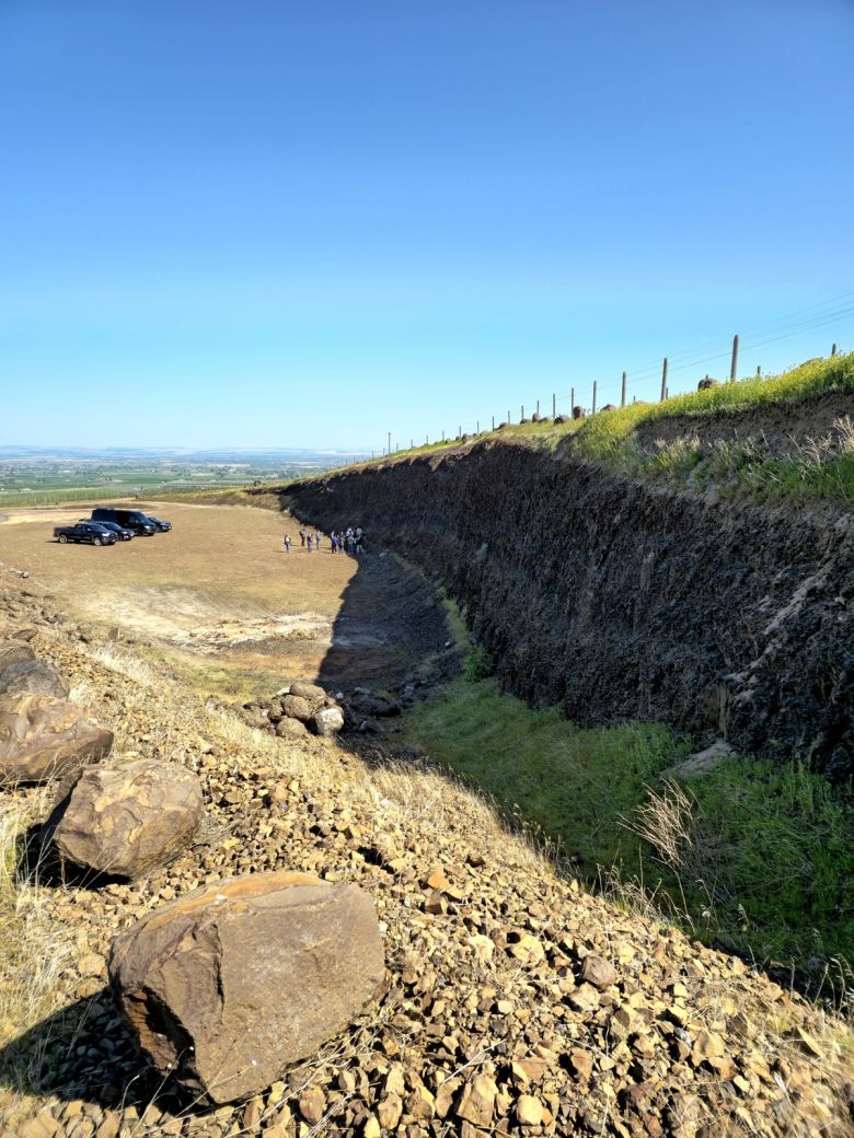 용암이 흘러 만든 레콜 넘버 41 퍼거슨 빈야드 화산토양 절벽.