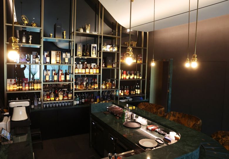 국내 최초 하이엔드 프라이빗 멤버십 클럽 ‘디아드(DYAD)’의 내년 오픈을 앞두고, 서울 강남구 도산공원 인근에서 운영 중인 ‘디아드 멤버스 라운지’의 내부 모습. 한윤종 기자