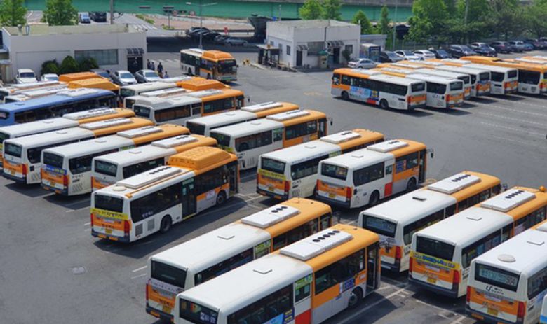 배차를 앞둔 시내버스가 모여있는 울산 울주군 율리공영차고지 모습. 뉴시스