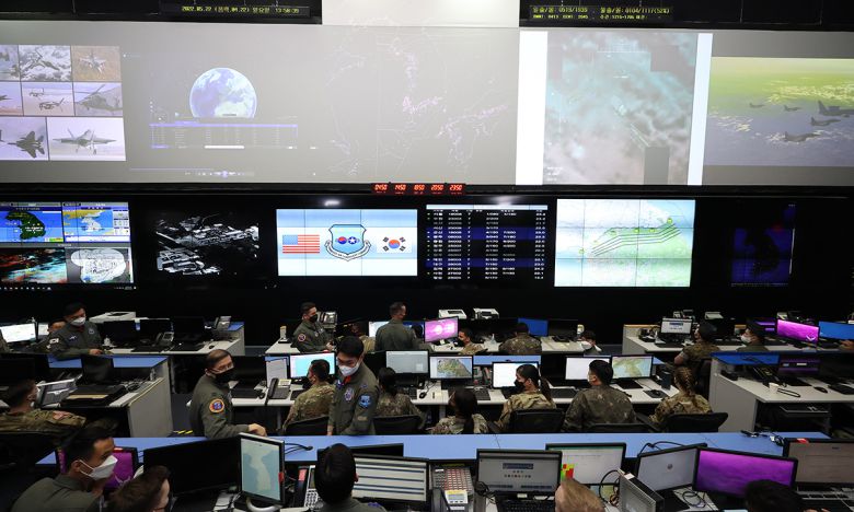 공군작전사령부 항공우주작전본부(KAOC) 작전조정실에서 한·미 장병들이 근무하고 있다. 세계일보 자료사진