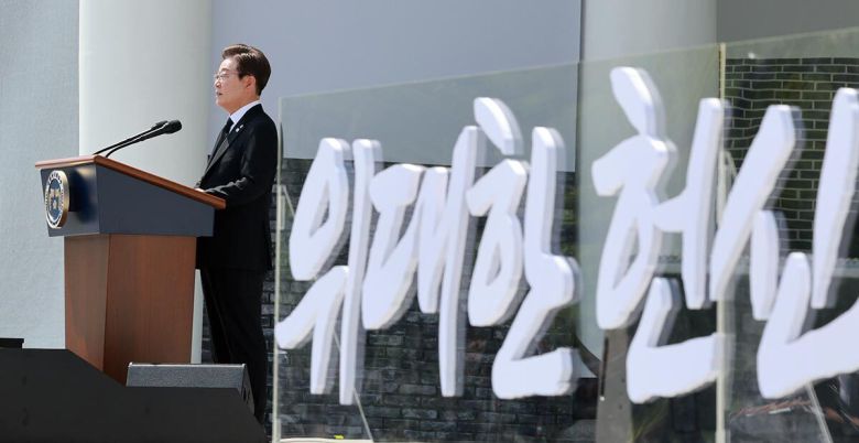 이재명 대통령이 6일 서울 동작구 국립서울현충원에서 열린 70회 현충일 추념식에서 추념사를 하고 있다. 대통령실통신사진기자단