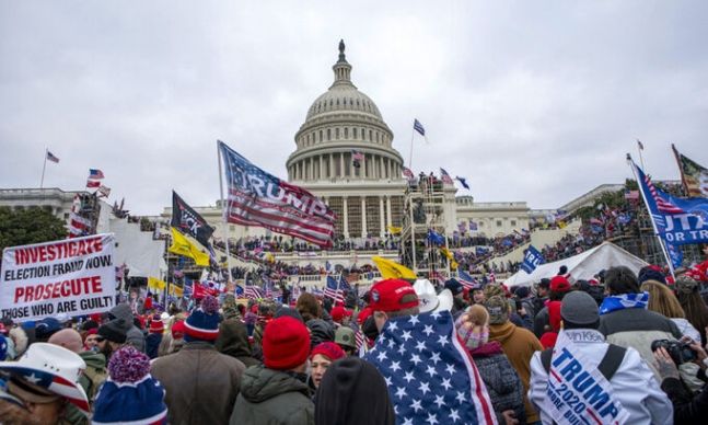 2021년 1월6일 도널드 트럼프 미국 대통령 지지자들이 “대선 무효”를 요구하며 연방의회 의사당에 난입하는 모습. 훗날 1·6 사태로 불리고 있다. 세계일보 자료사진