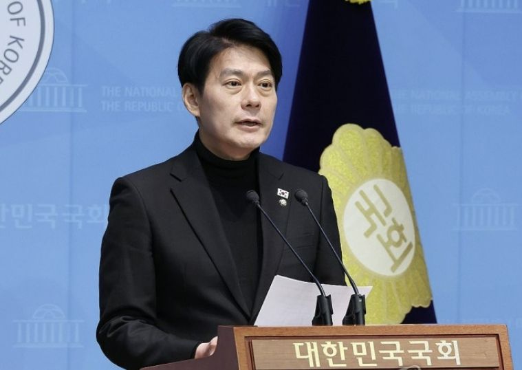 브리핑하는 한민수 대변인. 연합뉴스