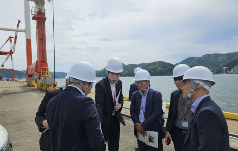 포항시는 일본 마이즈루시를 방문해 정기 크루즈 운항과 카페리 노선 개설을 중심으로 물류·관광 교류 확대를 논의했다.