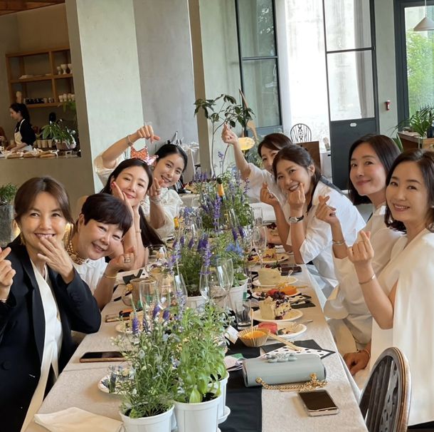 신애라가 최지우의 생일을 축하했다. 인스타그램 캡처.