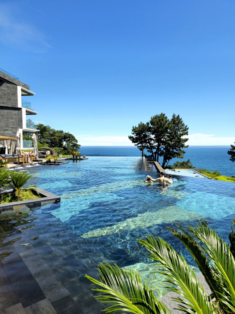 JW메리어트 제주 리조트&스파 인피니트풀.