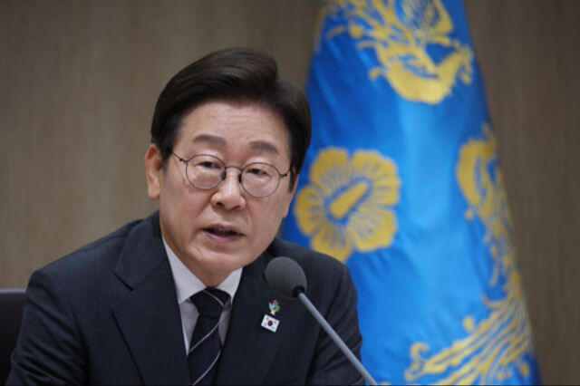 이재명 대통령이 19일 용산 대통령실 청사에서 국무회의를 주재하고 있다. 대통령실사진기자단