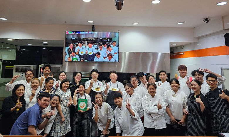 수안 두싯 대학교 초청 수업