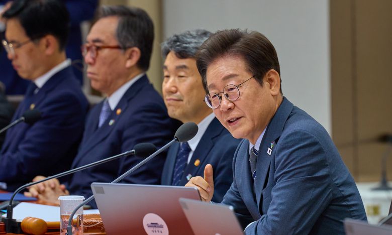 이재명 대통령이 24일 서울 용산 대통령실 청사에서 열린 국무회의에서 발언하고 있다. 대통령실 제공