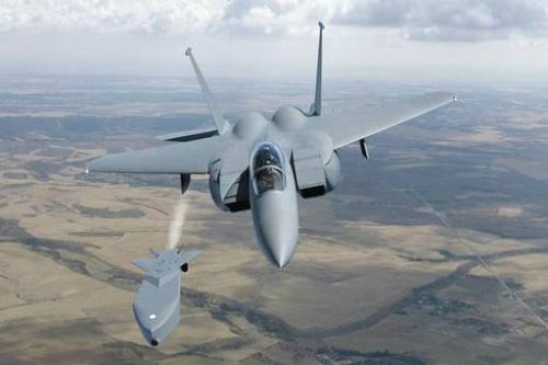 공군 전투기가 타우러스 미사일을 발사하는 모습. 타우러스는 독일이 만든 장거리 공대지 순항 미사일로 500㎞ 넘는 긴 사거리와 높은 정확도를 자랑한다. 세계일보 자료사진