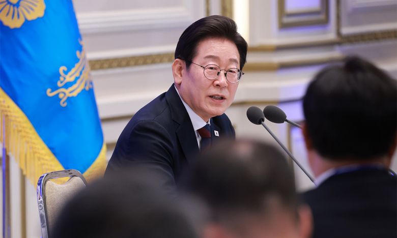 이재명 대통령이 3일 청와대 영빈관에서 열린 '대통령의 30일, 언론이 묻고 국민에게 답하다' 기자회견에서 발언하고 있다. 대통령통신사진기자단