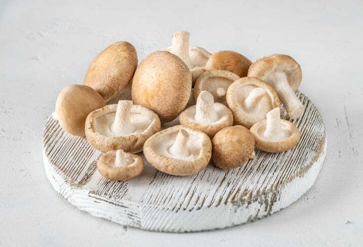 나이를 먹을수록 자연스럽게 몸에서 나는 이른바 '노인 냄새' 해결법으로 버섯이 꼽혔다. 게티이미지뱅크