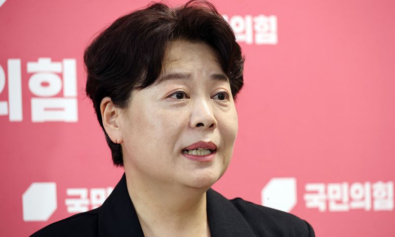 국민의힘 윤희숙 혁신위원장이 9일 서울 여의도 국회에서 기자회견을 하고 있다. 연합뉴스