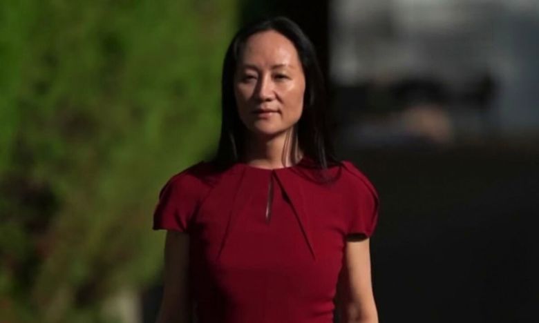 런정페이의 장녀이자 화웨이 최고 재무책임자인 멍완저우. 캐나다 밴쿠버 자택에서 3년 가까운 가택연금 동안 전자발찌를 차야만 외출할 수 있었다.