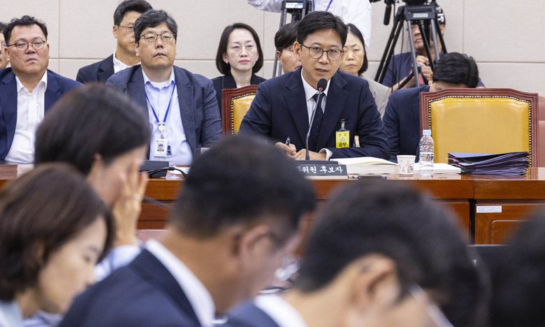 배경훈 과학기술정보통신부 장관 후보자가 14일 국회 과학기술정보방송통신위 인사청문회에 출석해 병역 관련 질의에 답변하고 있다. 연합뉴스