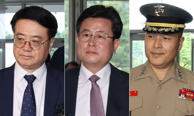 채상병 사망 당시 경북경찰청장이었던 최주원 경찰청 미래치안정책국장(왼쪽부터), 윤석열 전 대통령의 복심으로 불린 강의구 전 대통령실 부속실장, 해병대원 순직 사건 초동조사 당시 수사외압을 폭로했던 박정훈 해병대 수사단장(대령)이 16일 서울 서초구 채해병 특검 사무실에 출석하고 있다. 연합뉴스