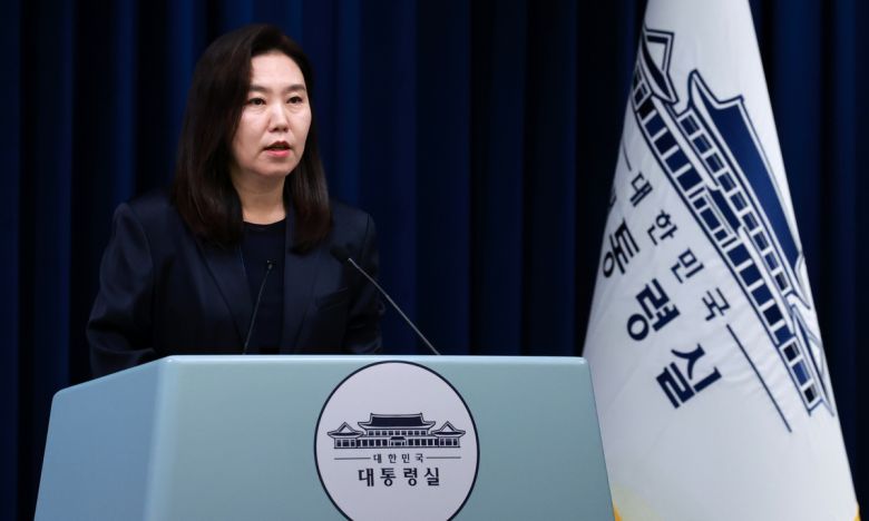 강유정 대통령실 대변인이 21일 서울 용산 대통령실 청사에서 현안 브리핑을 하고 있다. 연합뉴스