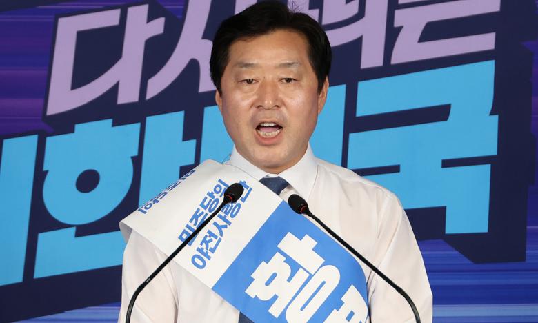 더불어민주당 황명선 최고위원 후보가 지난 20일 서울 여의도 당사에서 열린 8·2 전당대회 순회 경선 영남권 합동연설회에서 정견발표를 하고 있다. 연합뉴스