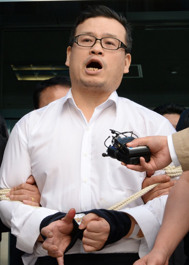 2016년 사제총기로 경찰을 숨지게 한 오패산터널 총격사건의 성병대가 영장실질심사를 받고 나와 구치소로 가고 있다. 세계일보 자료사진