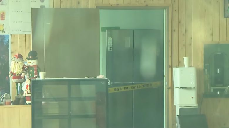 범행 현장인 인천 강화도의 한 카페 내부 모습. 연합뉴스TV 보도화면 캡처