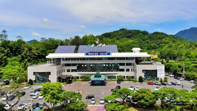 영월군청 전경. 영월군 제공