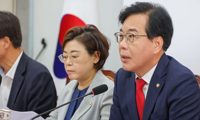 국민의힘 송언석 비상대책위원장이 4일 서울 여의도 국회에서 열린 비상대책위원회에서 발언하고 있다. 연합뉴스