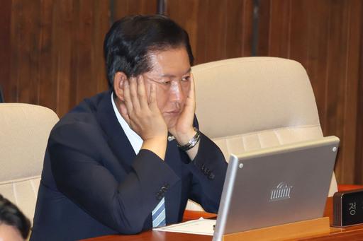 더불어민주당 정청래 대표가 4일 서울 여의도 국회에서 열린 본회의에 참석해 있다. 뉴스1