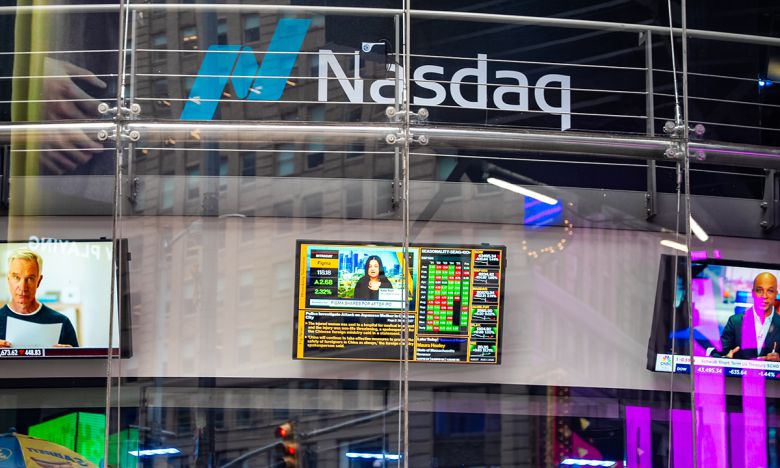 미국 뉴욕 타임스퀘어에 설치된 모니터에 나스닥 주가가 표시되고 있다. EPA연합뉴스