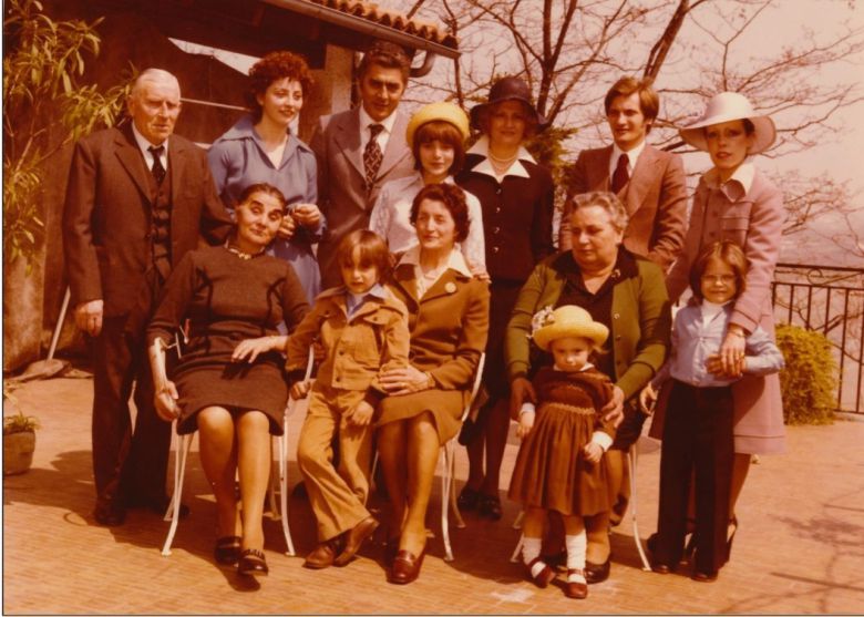 비에티 일가. 홈페이지