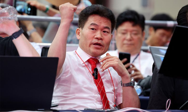 전한길 한국사 강사가 지난 8일 대구 북구 엑스코에서 열린 국민의힘 제6차 전당대회 대구·경북 합동연설회에 참석해 있다. 뉴시스