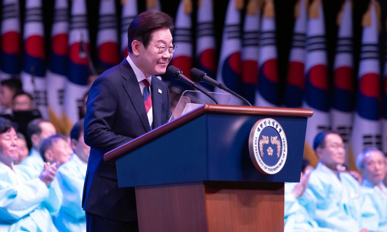 이재명 대통령이 15일 서울 종로구 세종문화회관에서 열린 제80주년 광복절 경축식에서 경축사를 하고 있다. 대통령실 제공