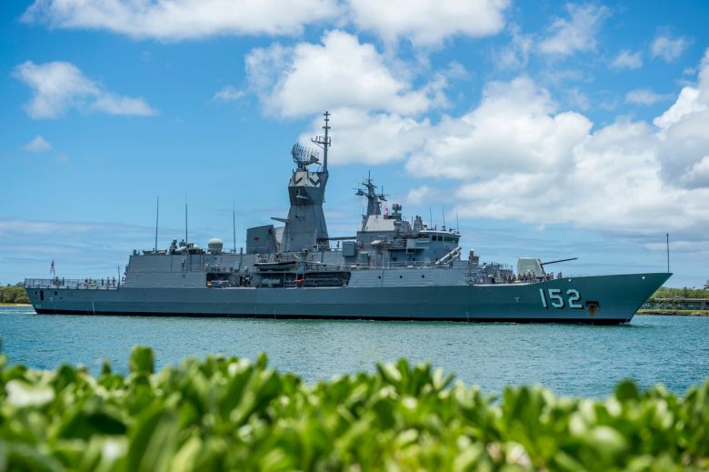 호주 해군 안작급 호위함이 항구에 입항하기 위해 해안에 근접하고 있다. 세계일보 자료사진